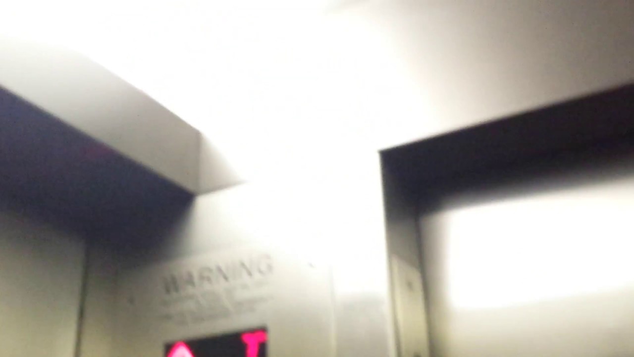 A VERY quickride up the eastbound platform elevator, Ballston WMATA Metro station