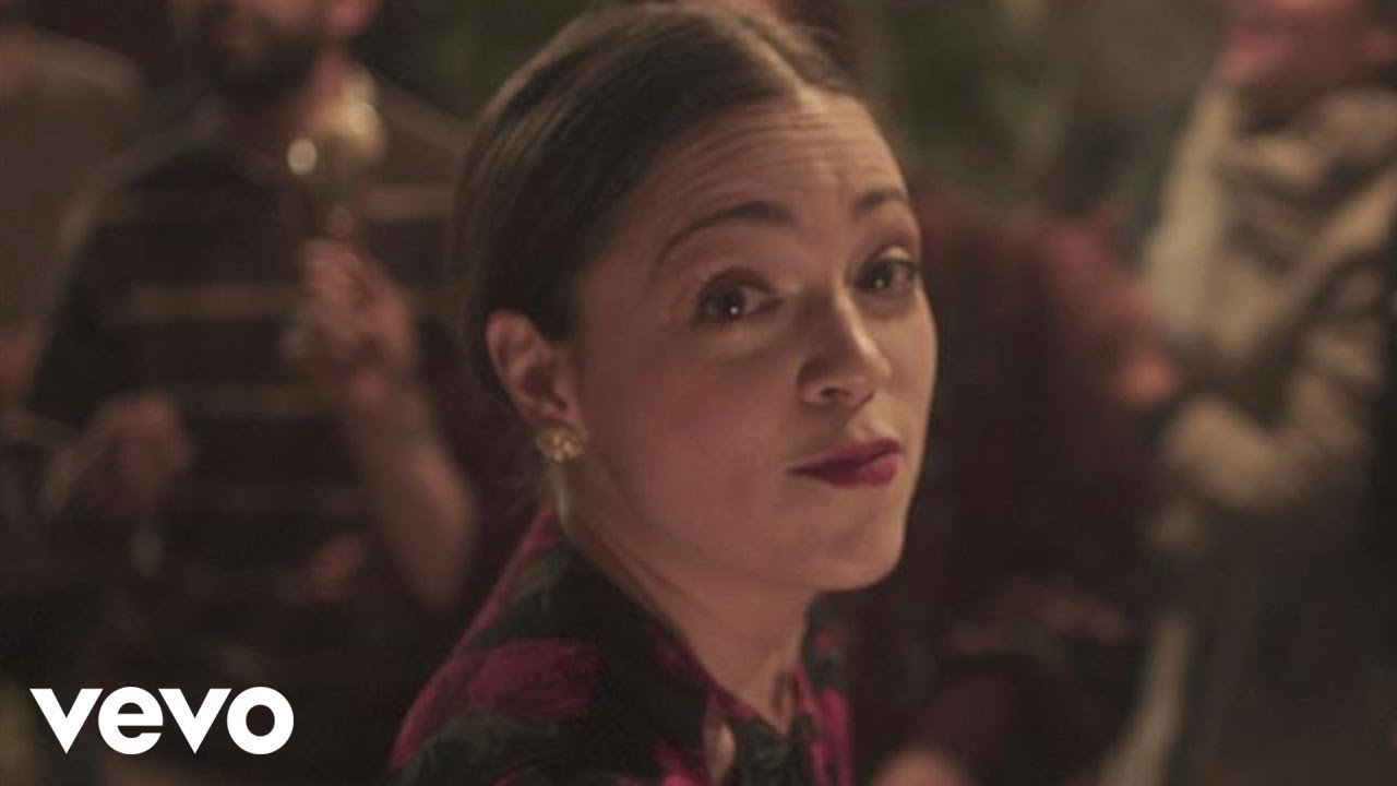 Natalia Lafourcade   T s sabes quererme en manos de Los Macorinos