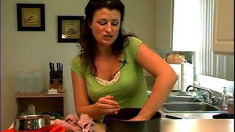 Tips on Pressing Cheesecake Crust into a Pan