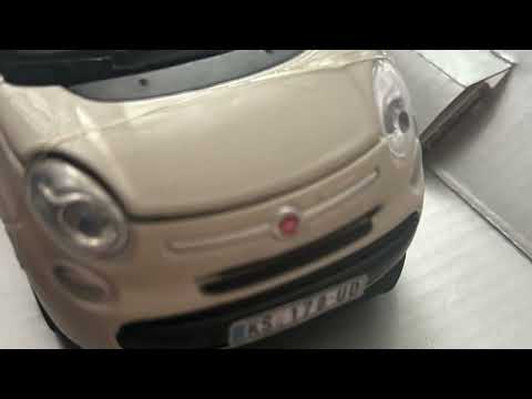 Hur man monterar officiella registreringsskyltar på NewRay Fiat 500l