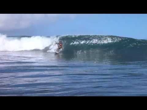 SURFING HAWAII: SURFER GIRLS @ ALA MOANA