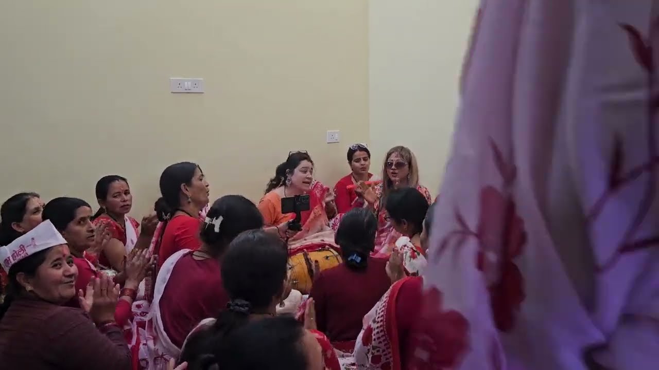 इस होली को सुनने में मजा ना आए तो कहना।बह जाएगी कजरे की धार ना हमपे रंग डालो।khushi joshi holi। f