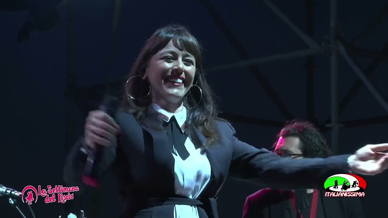 OCCHI AZZURRI FEDERICA COCCO canta dal vivo