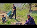 بحث ا عن السلام معاناة أم بلا مأوى ولطف شاب