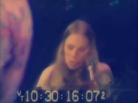 joni-mitchell---car-on-a-hill-(live-1974)