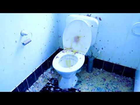 Video: Cum înlocuiți capacul șurubului pe o toaletă?