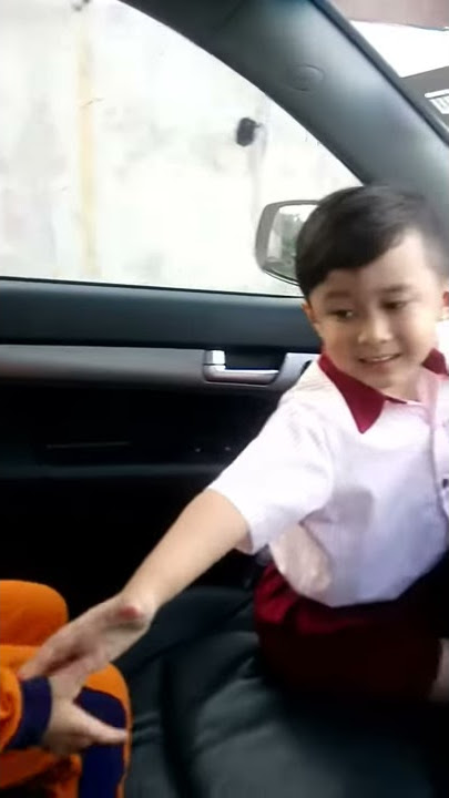 #adamqaseh#Every morning routine, adek kiss abg bfore go to school 😘😘