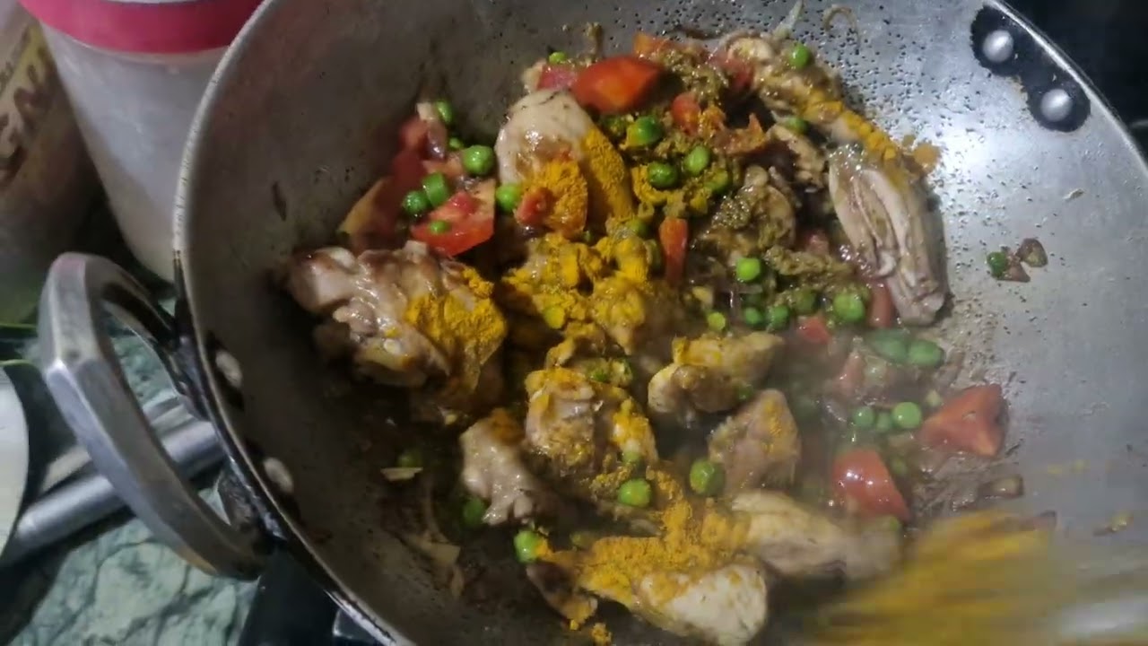 मटर प्लाव## चिकन और छीम्मी ग्रे भी#😋😋😋 ट्राई करिए लाइक और फॉलो प्लीज़ कर दीजिए