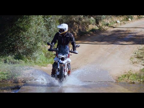 Moto Guzzi V85 TT | Stuntman Interview