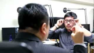 ［Sponsored］指がメガネにくっついた！　ギズ編集部員カワハラダが催眠術にかかる！