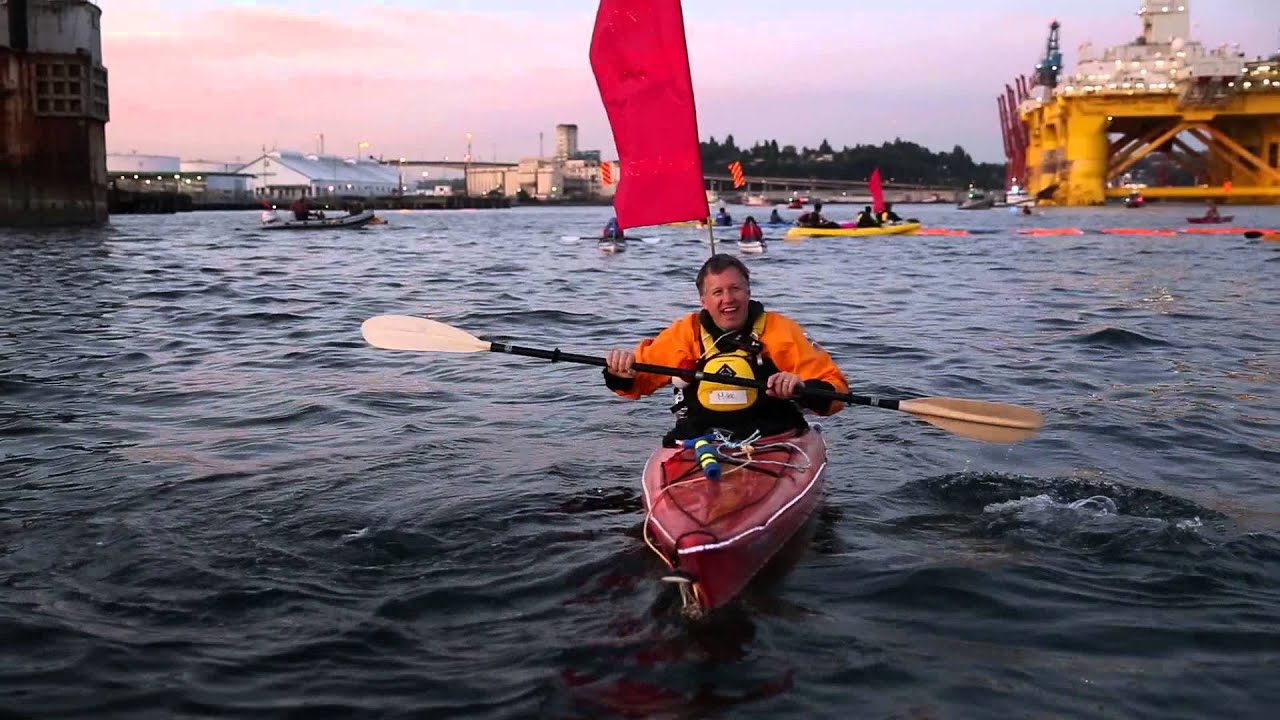 Seattle activists use kayaks to blockade Shell's Arctic drilling rig
