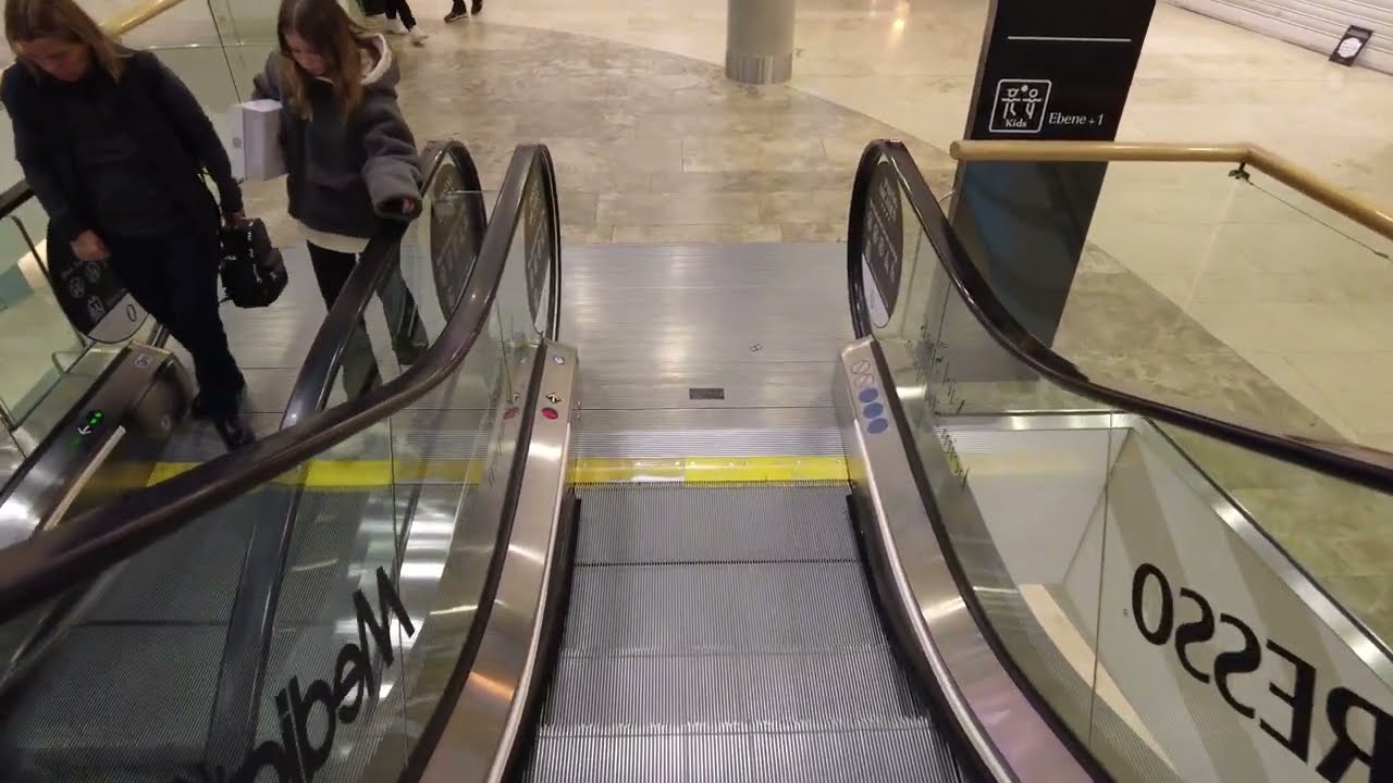 KONE escalators in Pasing Arcaden shopping mall - Munich [4K HDR]