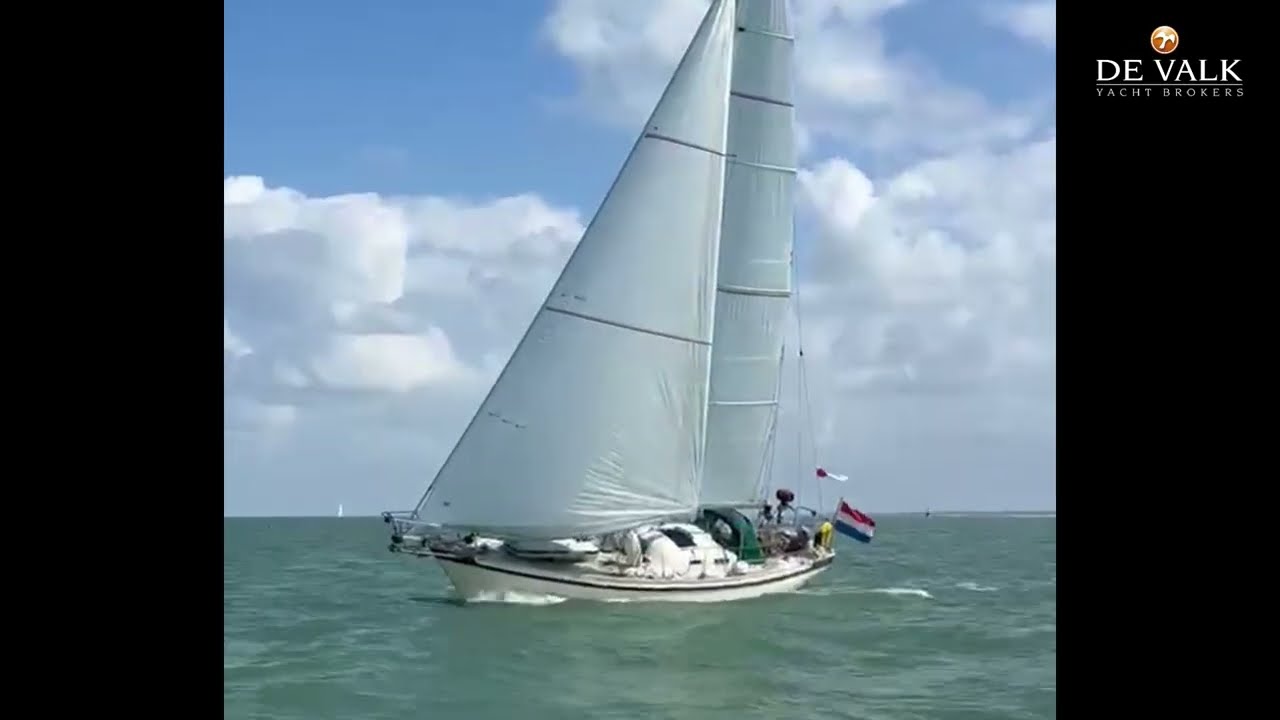 ⁣Tradewind 35 – Classic 1987 cruiser professionally rebuilt in 2020