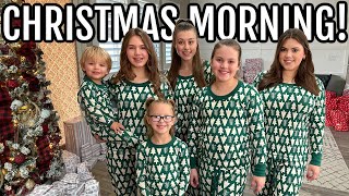 CHRiSTMAS MORNiNG OPENiNG PRESENTS w/ 6 KiDS! *this was CRAZY*