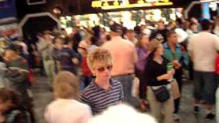 2006-04-15_1741.08_Showbag_pavilion.avi