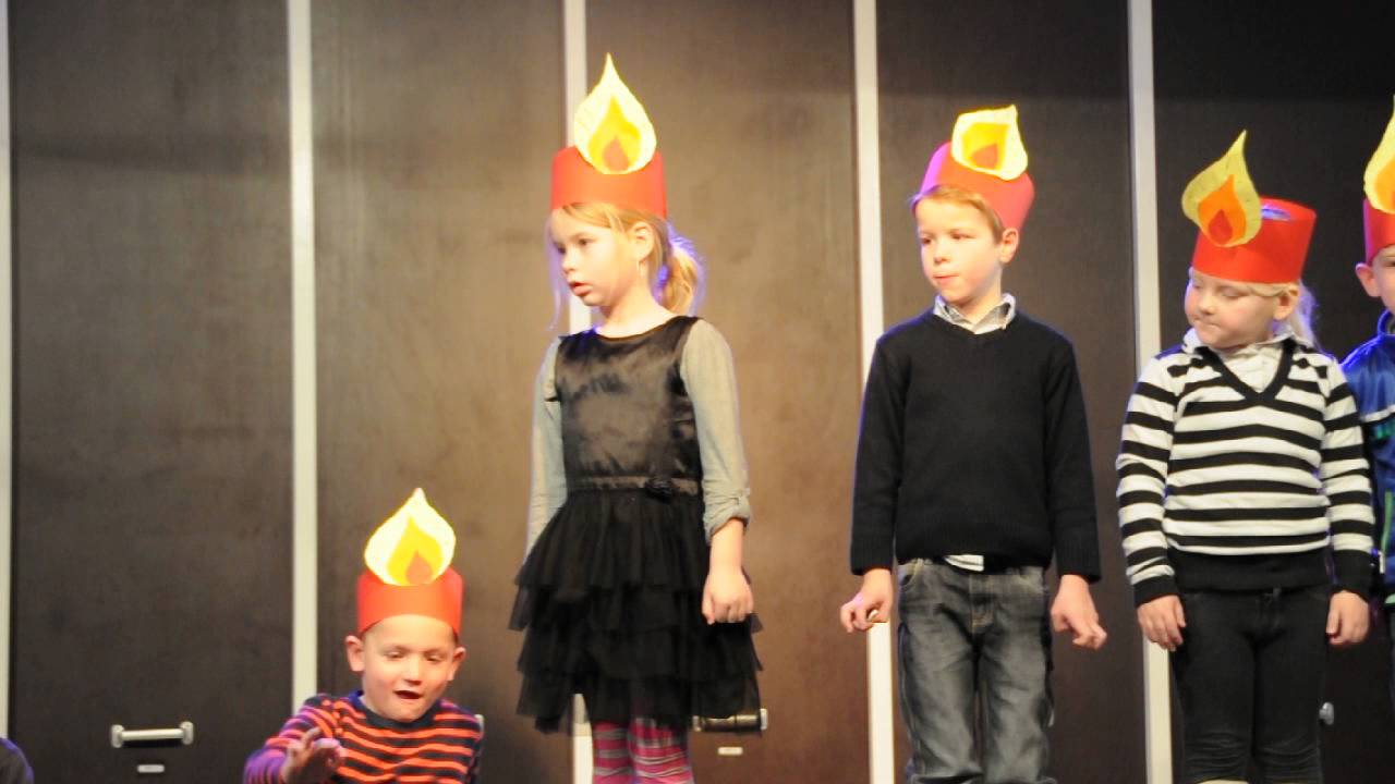 Opzeg Versje 10 kleine kaarsjes Groep 2A YouTube