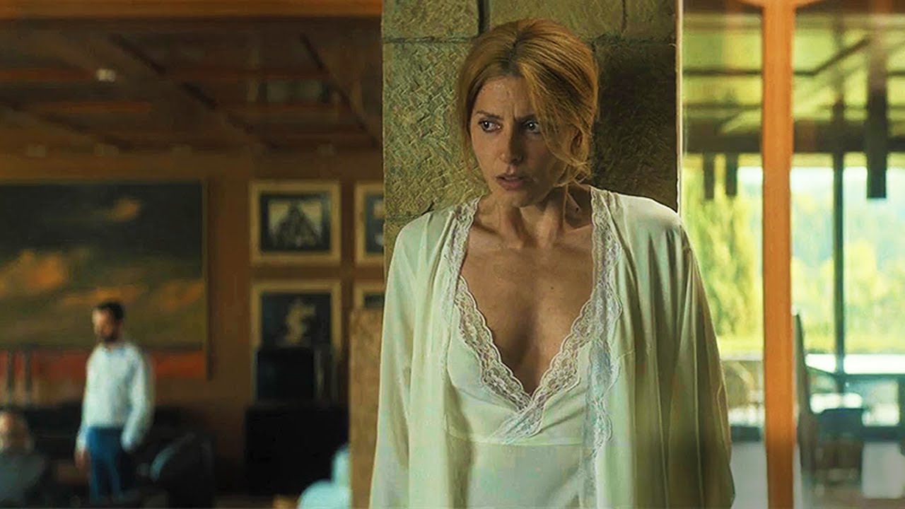 همه فکر میکنن این زن دیوونه ست، اما برای تحقیق در مورد یه قتل وارد تیمارستان میشه