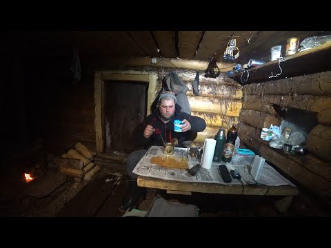 ОДИН В ЗАМЕРШЕЙ ТАЙГЕ! ПЕРЕНОЧЕВАЛ В ЛЕДЯНОЙ ИЗБУШКЕ \ СНАСТИ НА ХАРИУСА РАБОТАЮТ!? РЫБАЛКА 2024 !