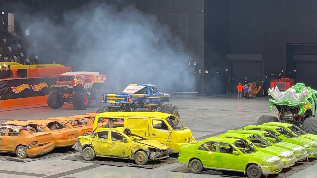ABU DHABI MONSTER TRUCK SHOW - Monster Jam #hotwheels #monstertruck #toddlers 