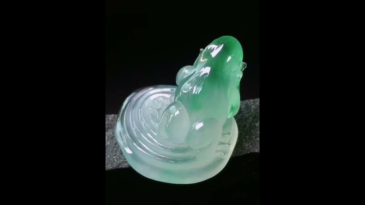 冰玻种青蛙王子，镶嵌件，完美通透，雕刻精美，尺寸：32-28-15.8。重量：11.5。🌹y8