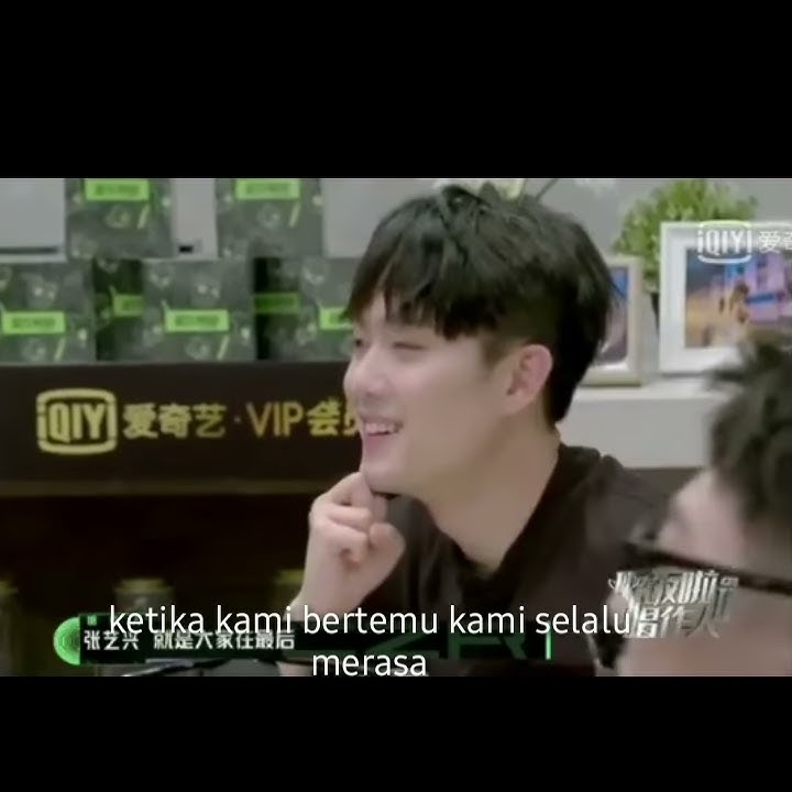 [Indo Sub] Lay Exo menunjukan Lookscreen HPnya Yang bergambar member EXO