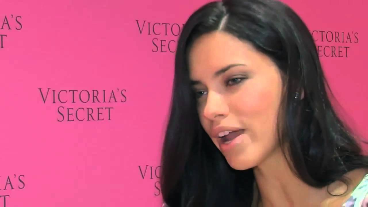 Adriana Lima visits Dubai
