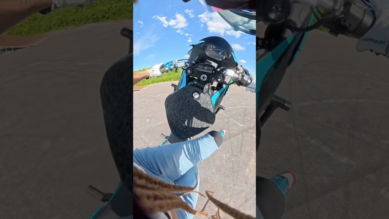 Have you ever seen a wheelie like this ? 👁️🔥