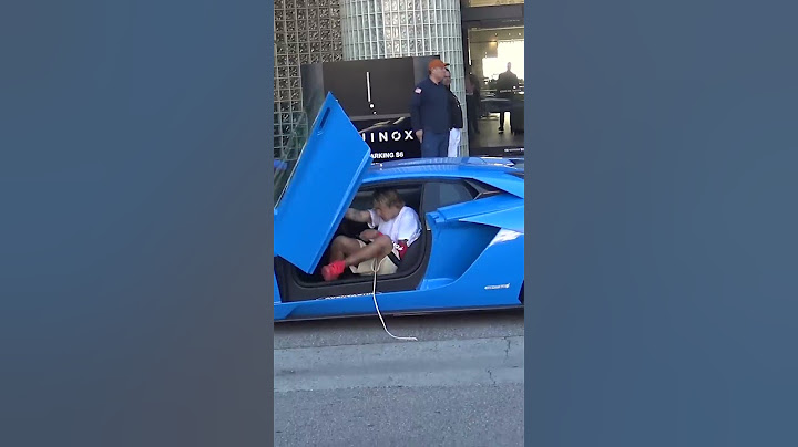 Justin Bieber THANKS The Paparazzi For Saving Him From A Phone Cord Mishap