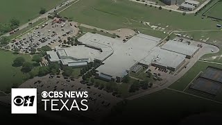 Students return to Wilmer-Hutchins High School 8 days after shooting