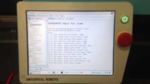 Universal Robot on injection moulding machine