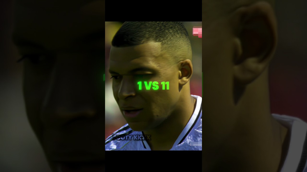 Mbappe fighting alone like a warrior 💀