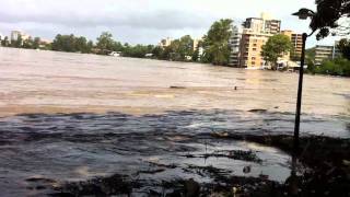 Brisbane Floods 2011 - Mad Strong Current and Debris