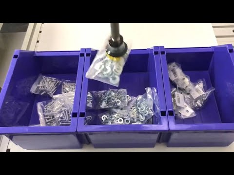 インド　鋳物　置物　びくを持つ人 インド 鋳物 置物 びくを持つ人