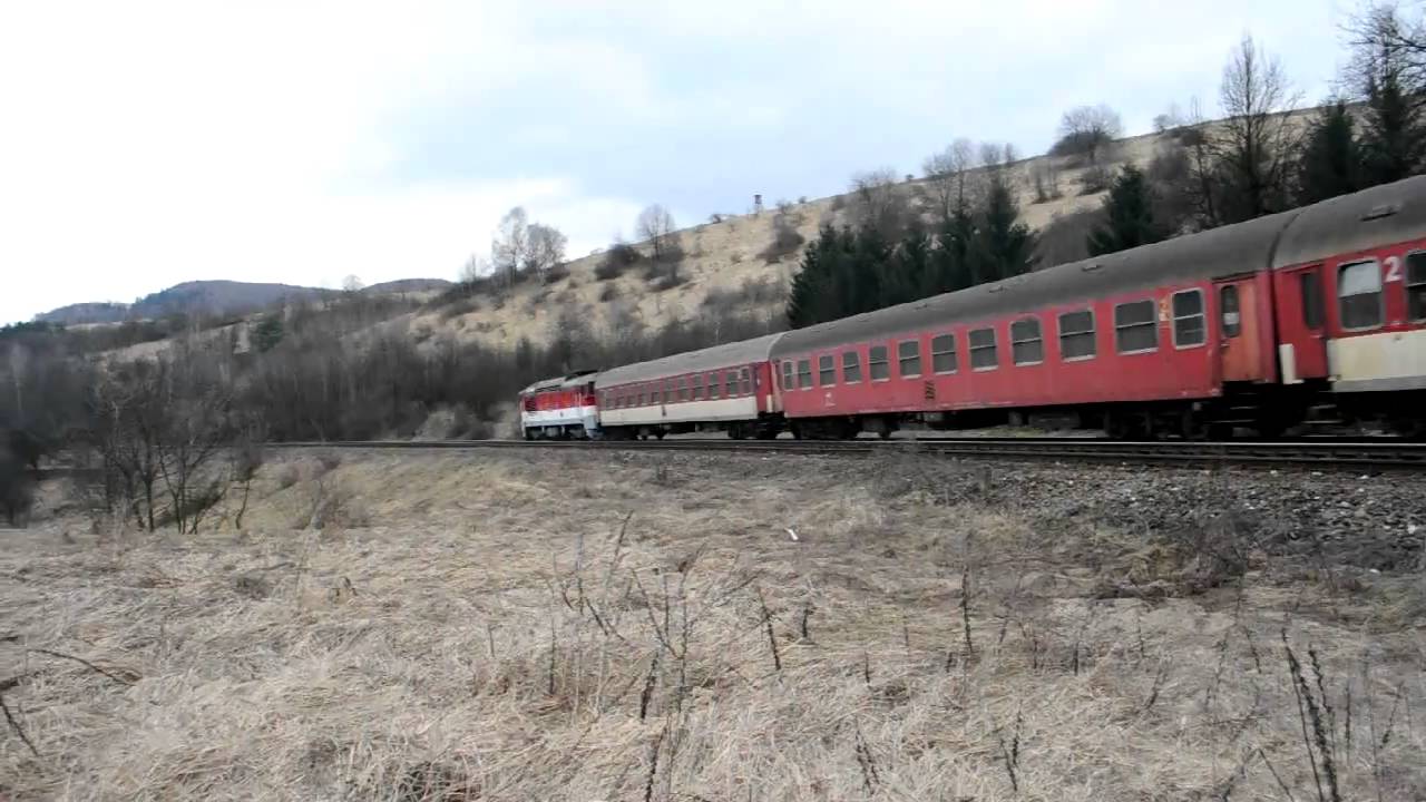 ZSSK 754.004-0 na R 933 Domica