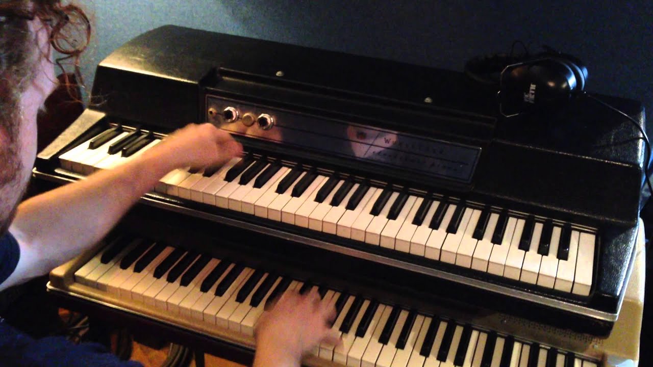 Stacking two Wurlitzer 200a's for a little comparison at Superfly Studios.