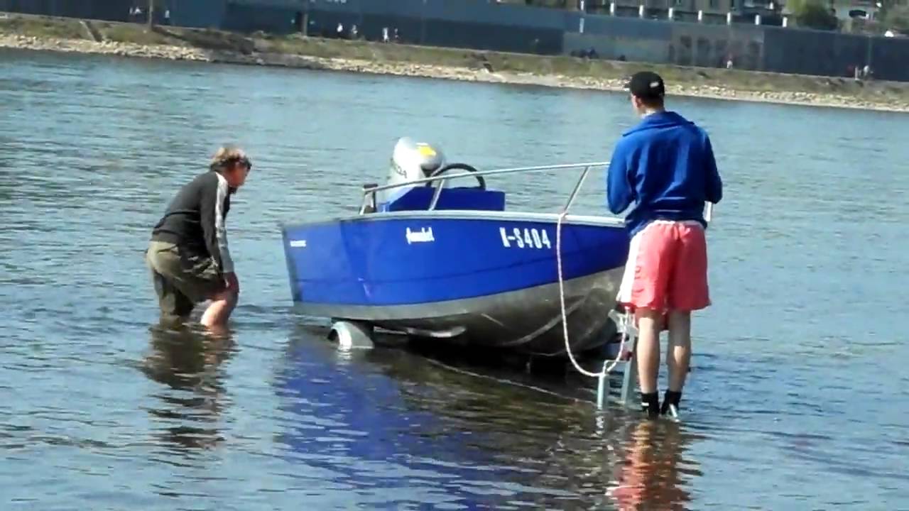 Wiesenhaus-Boote.ogg