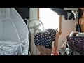 Organizando la ropa y mapeando el piso