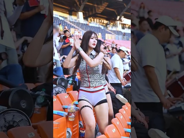 ????️ 사람 맞아? 마네킹 비율로 단상 지배해 버리는 스팽글 정복 핏 ???? ✨ 계유진 Kye Yujin 桂裕眞 치어리더 직캠 fancam