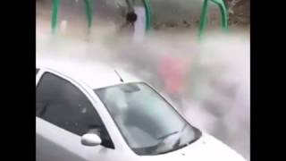CAR BIG SPLASH IN WOMENS huge puddles splashed by car flaque d&#39;eau