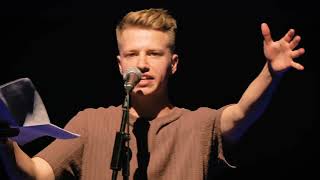 Leander Bauer – Opa, lass die Hosen an (Weihnachtsepos) | Poetry Slam
