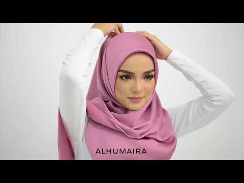 NOEVA SQUARE SCARF Styling Tutorial Style 2
