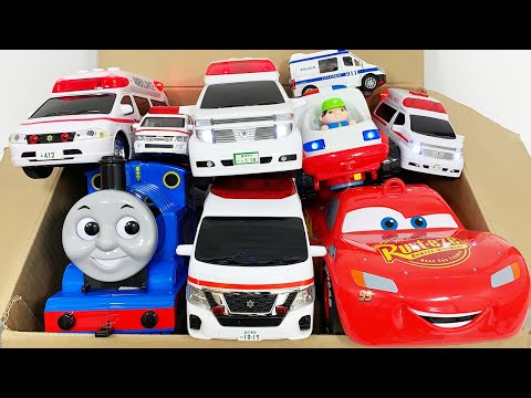 救急車ミニカーが走る。緊急走行！坂道走行テスト！サイレン鳴る