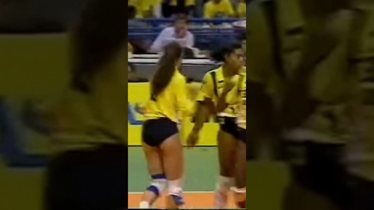 Márcia Fu atacando na desmico Brasil x Japão Mundial de vôlei 1994
