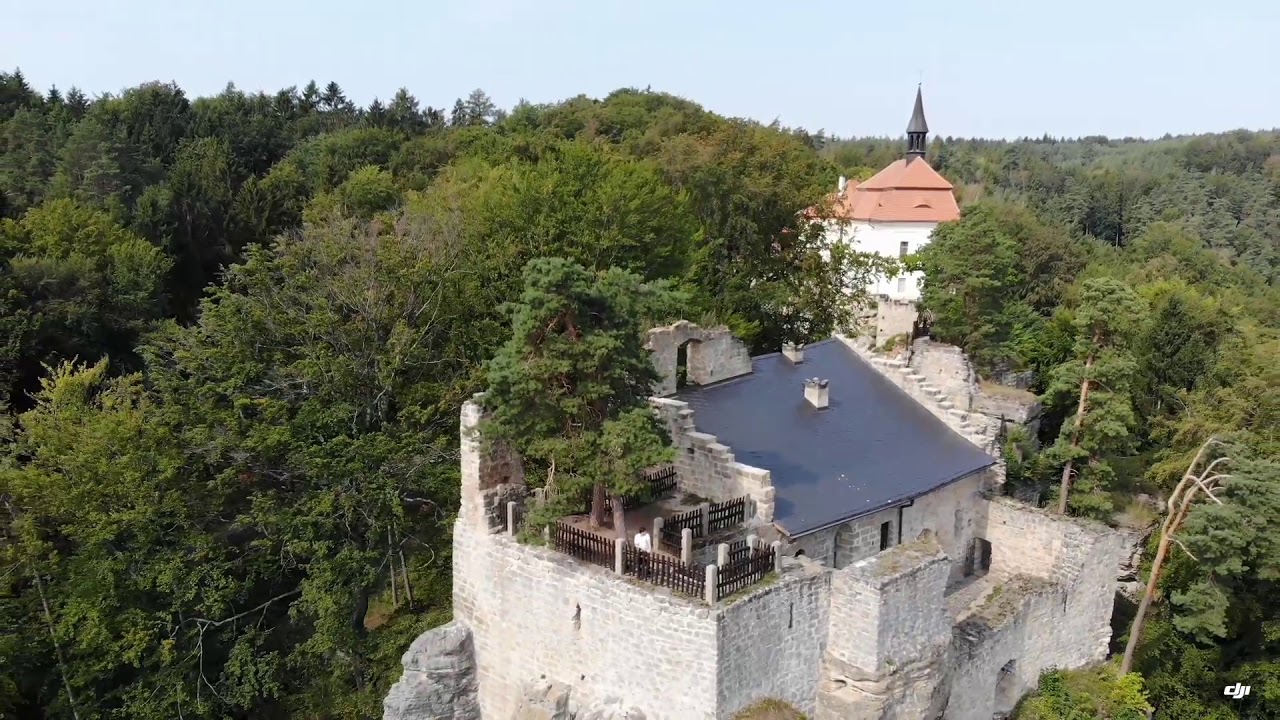 Valdštejn castle in Czech