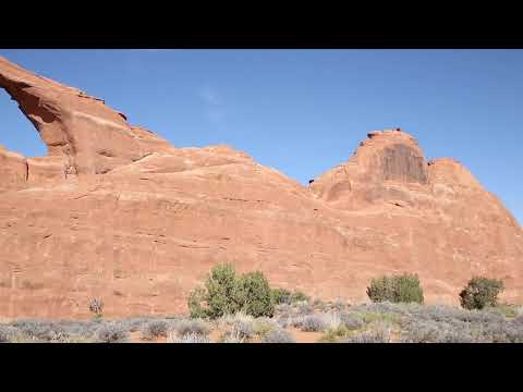 View of skyline arch area, Arches NP, Utah
