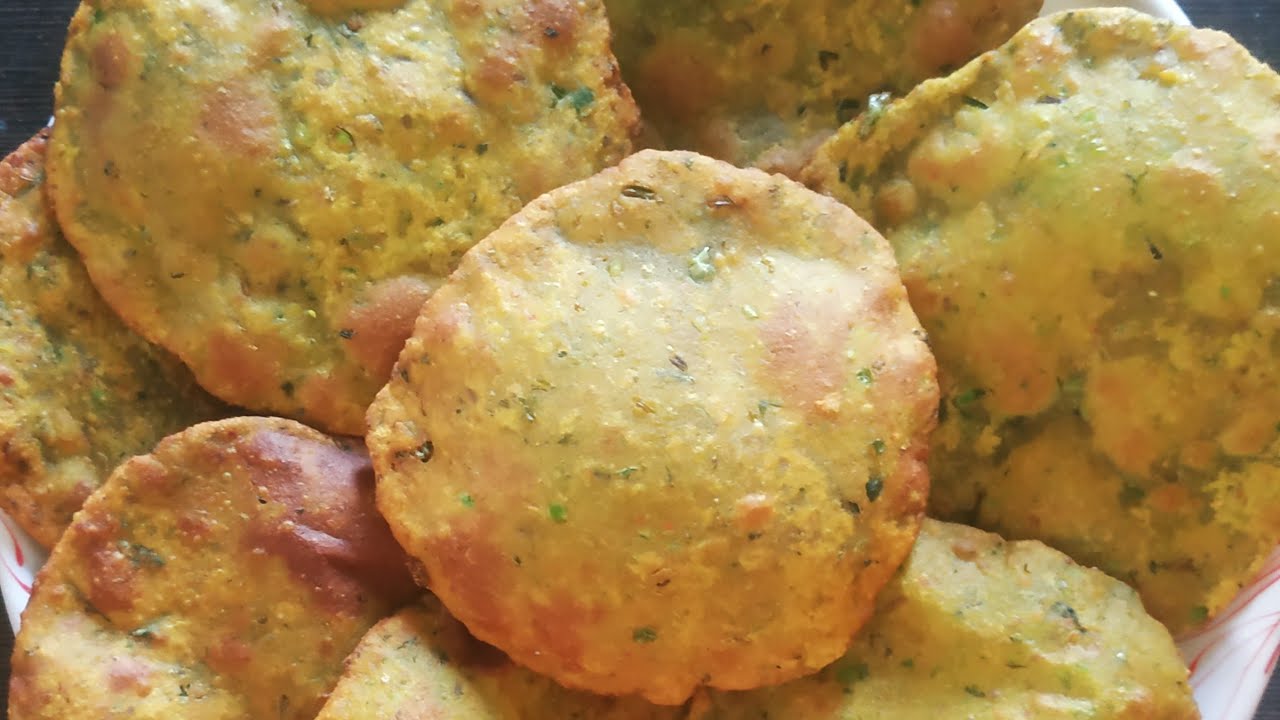 मटार पुरी रेसिपी How to make Green Peas Puri ? Hirvya Matar Chi Puri