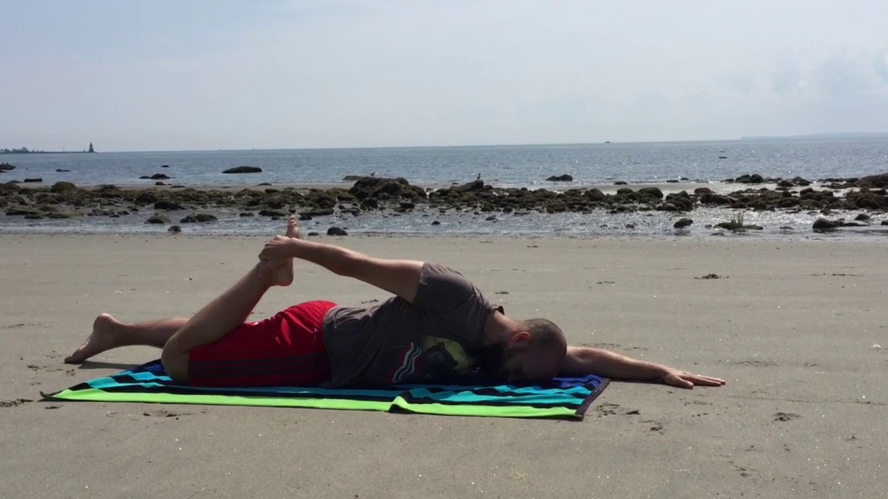 Prone Hip Flexor Stretch (rectus femoris psoas mobility) - YouTube