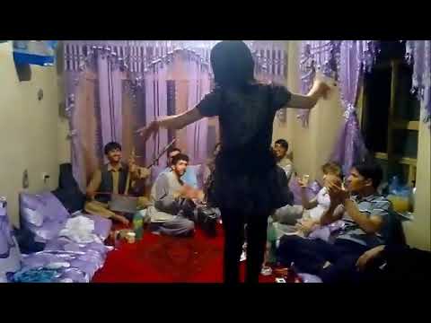 رقص افغانی میله شمالی دختر بازی در خانه 