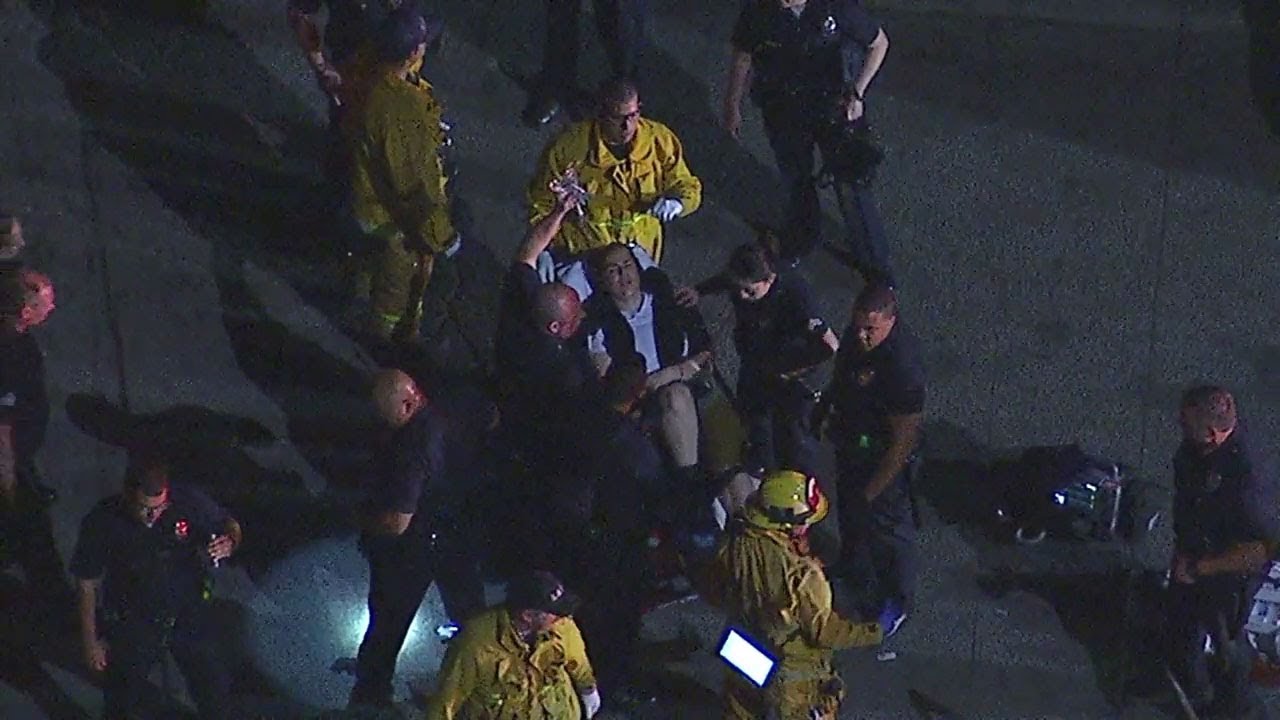 abc7 breaking news LAPD officer wounded in shooting in North Hills | ABC7