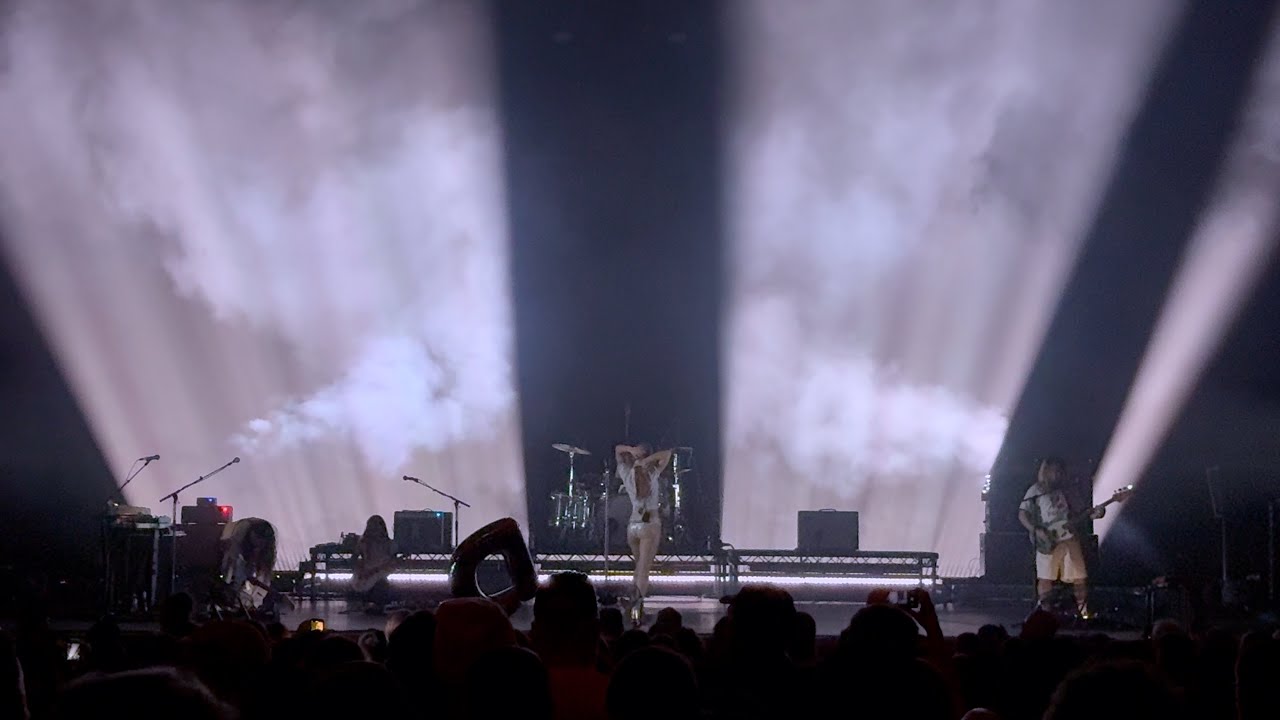 Wet Leg, Fox Theater Oakland, Sept 30, 2025.